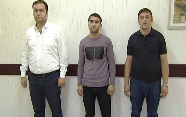 Marketdən yağ oğurlayanı döyən direktorla satıcılar saxlanıldı