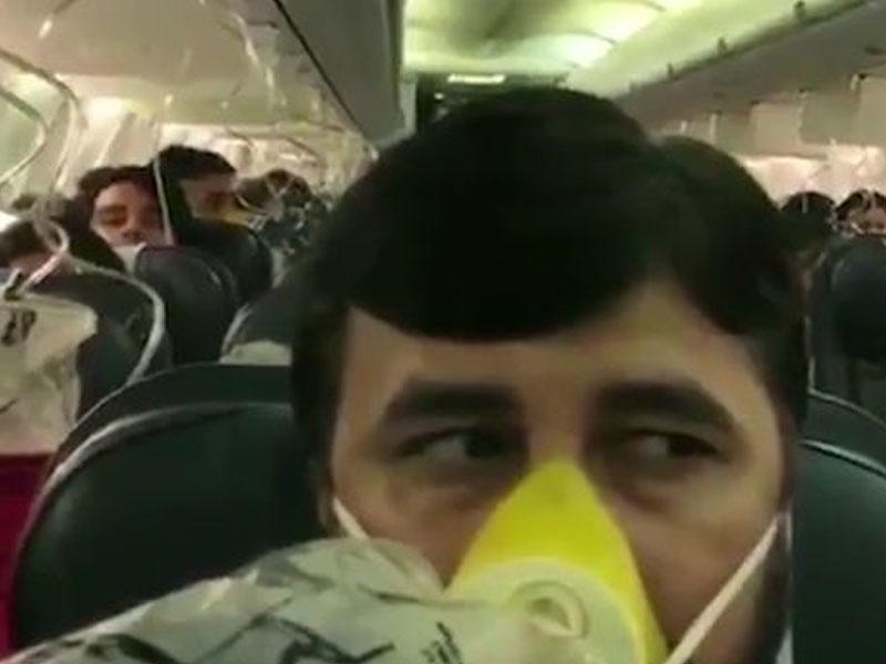 Təyyarədə qorxulu anlar - 30 nəfərin burnundan qan gəldi - VİDEO - FOTO