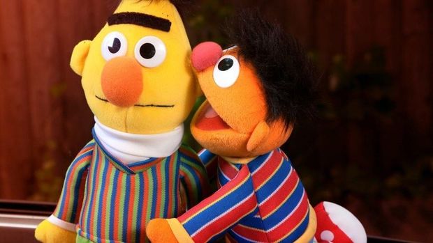 Uşaq verilişində qalmaqal: Obrazlar homoseksual imiş - FOTO