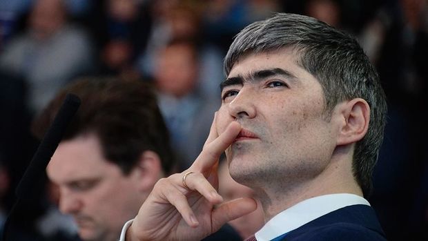 Rusiyalı nazir müavini vəzifəsini rok karyerasına dəyişdi - VİDEO