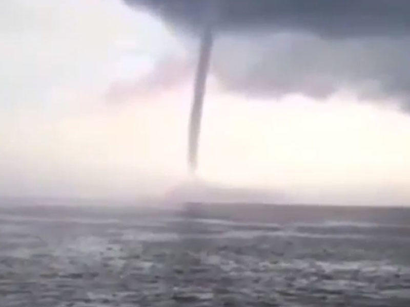 Xəzərdə tornado olub? - Nazirlikdən açıqama - VİDEO