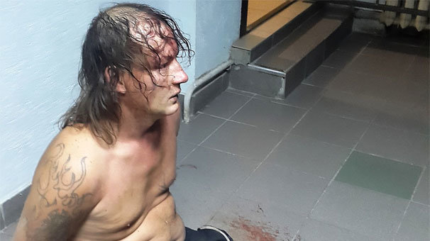 İnternetdə qadınla tanış olan