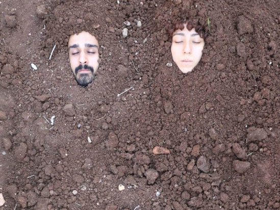 Türkiyədə bir neçə gənci diri-diri basdırdılar - FOTO