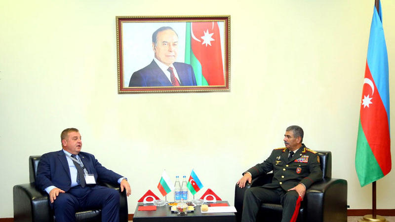 Zakir Həsənov bolqarıstanlı həmkarı ilə görüşdü