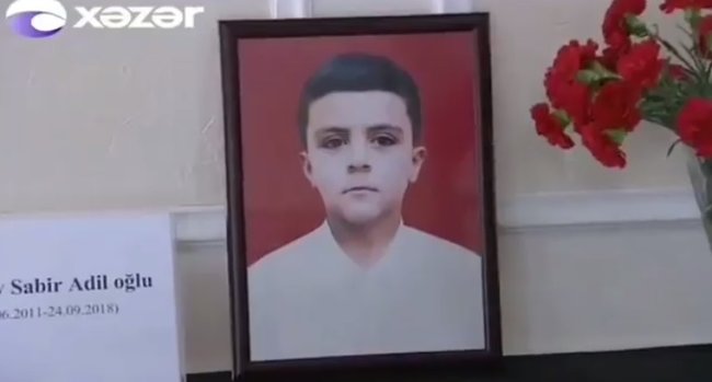 Məktəbdə çörək yeyərkən dili qatlanıb ölən 2-ci sinif şagirdinin görüntüsü - VİDEO