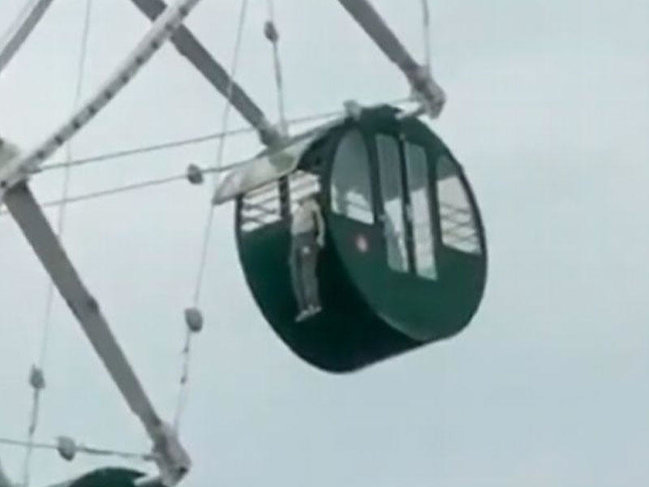 Yıxılan uşağın başı 