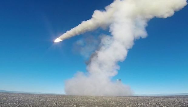 Rusiya ordusundan Arktikada effektli raket atəşi - VİDEO