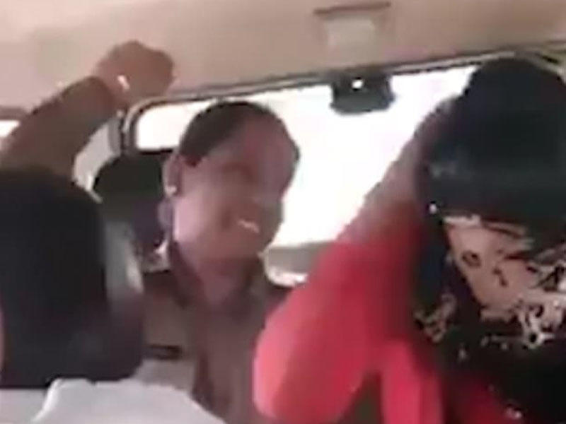 Şok kadrlar: hicablı qız müsəlman olduğuna görə döyüldü - VİDEO - FOTO