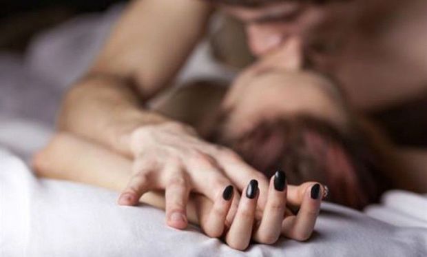 Arvadını xalası oğlu ilə yataqda çılpaq tutdu, toyu yasa çevirdi - TƏFƏRRÜAT