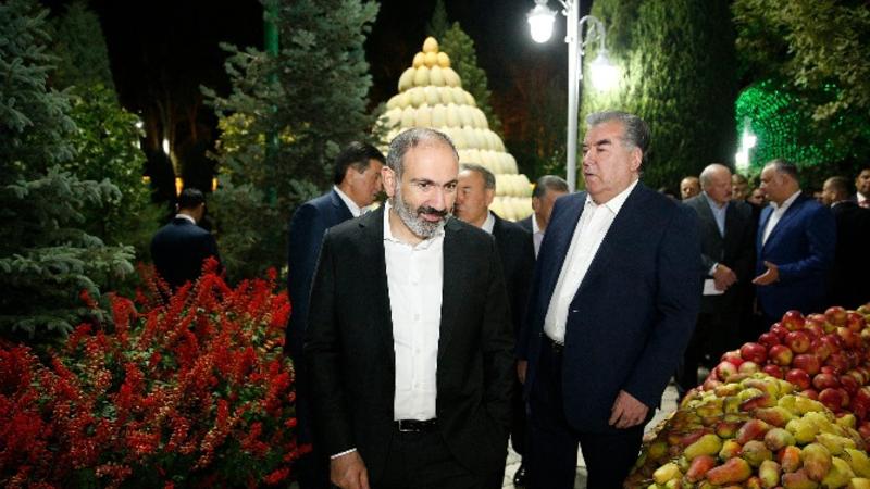 Putin Düşənbədə Paşinyanı SAYMADI - VİDEO