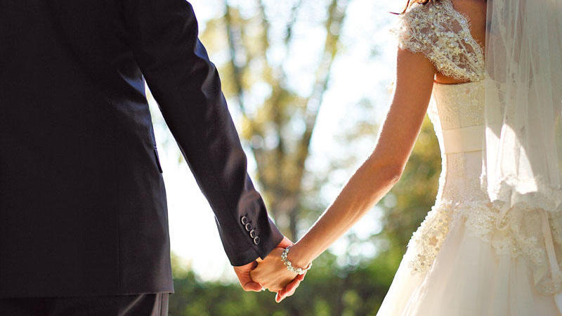 Azərbaycanlı qadınla evləndirmək adı ilə 5 min manatını aldılar