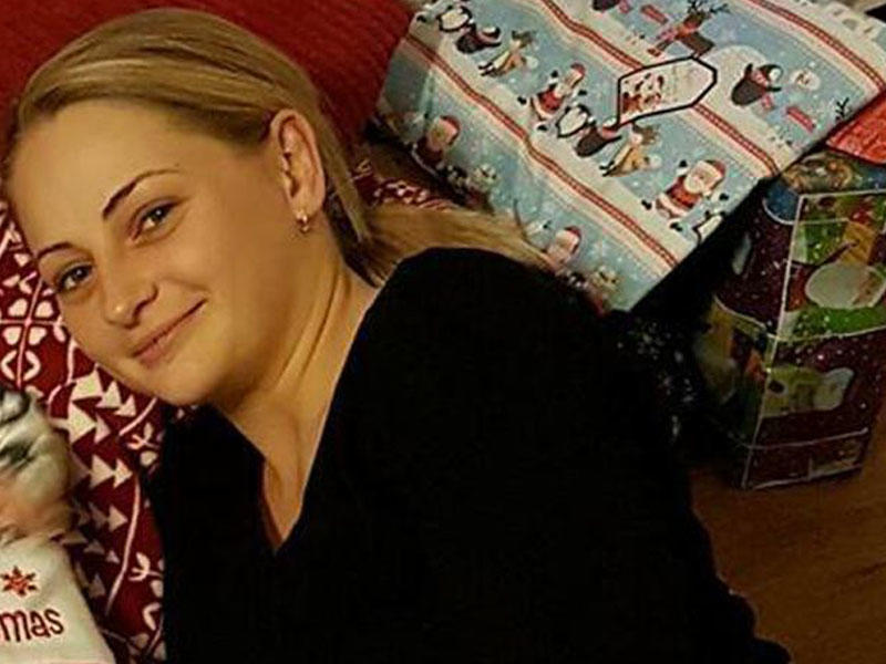 İşdən çıxarılan qadın əri və övladı yuxudaykən özünü asdı - FOTO