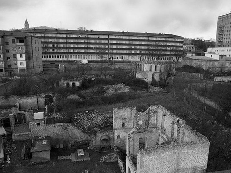 Düşmənin viran qoyduğu Şuşa - YENİ FOTOlar