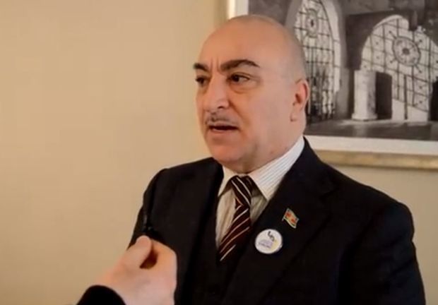 Deputat Etika komissiyasının yaradılmasını tələb edir