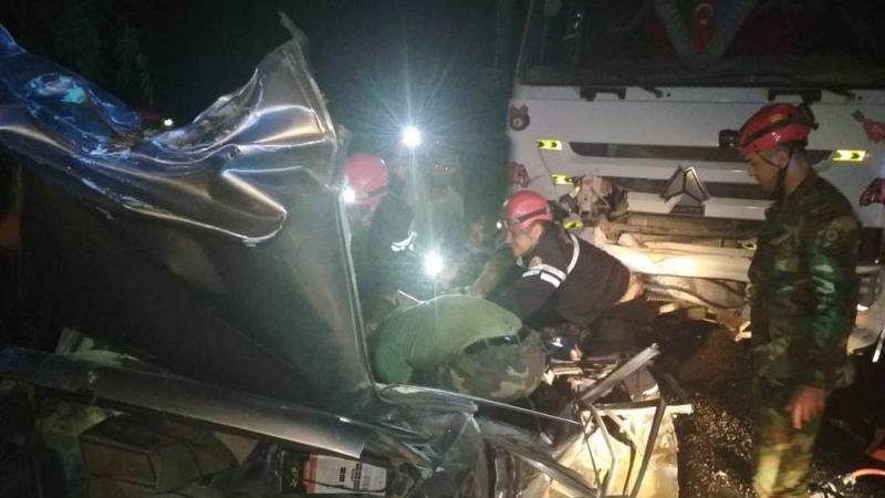 Azərbaycanda DƏHŞƏTLİ QƏZA: ölənlərin sayı 4-ə çatdı - QORXUNC FOTOLAR/VİDEO (YENİLƏNDİ)