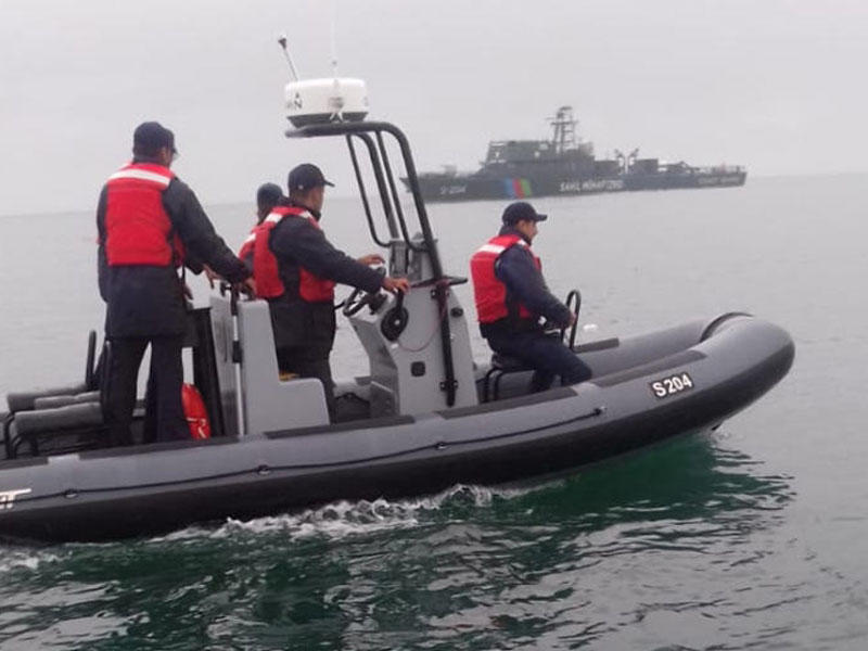 Xəzər dənizində sərhədçilərin yaxınlaşdığını görən narkotacirlər heroini suya atdılar - FOTO