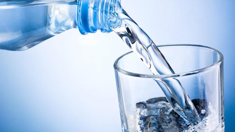 Avropa İttifaqının səfiri içməli sudan zəhərləndi