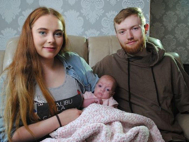 18 yaşlı qız uşaq doğana qədər hamilə olduğunu bilməyib - FOTO