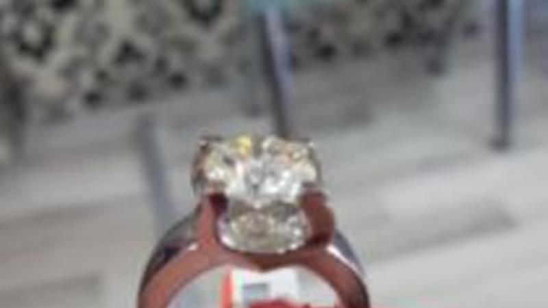 Qızıl dükanından ANBAAN GÖRÜNTÜLƏR - Oğru görün nə etdi?