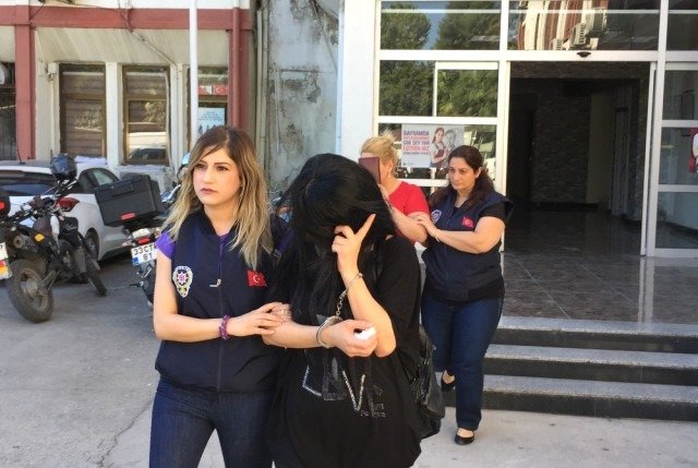 Bakıdan aparıb, türkiyədə fahişəliyə cəlb etdilər - 2 Azərbaycanlı qadın saxlanıldı (VİDEO)