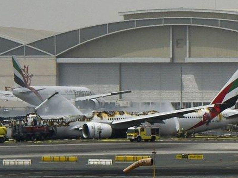 Moskvada sərnişin təyyarələri toqquşdu