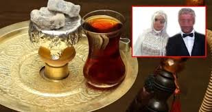 Evdə qəlyan çəkən ərini məhkəməyə verdi, pul tələb etdi: Şok məbləğ - FOTO