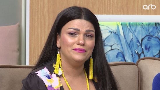 İnternatda böyüyən azərbaycanlı müğənni efirdə hönkür-hönkür ağladı – VİDEO