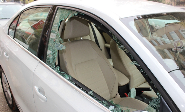 Bakıda sevgilisindən rədd cavabı alan oğlan onun maşınını əzdi