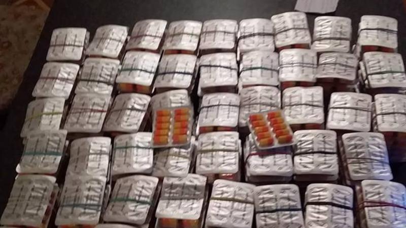 Ölkəyə qanunsuz yolla 17 adda dərman preparatları keçirmək istədi