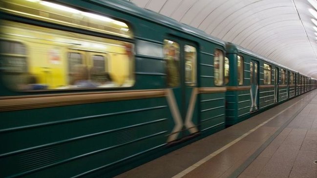 Metroda DƏHŞƏTLİ ANLAR: 20 yaşlı oğlanın başı… - VİDEO/FOTO