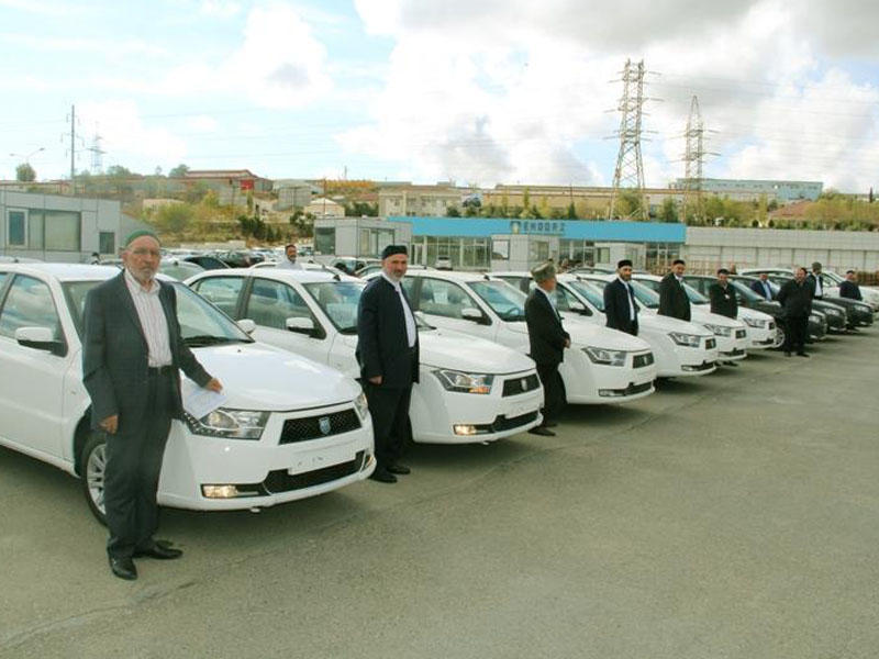 Azərbaycanda dini icmalara avtomobillər verilib - FOTO