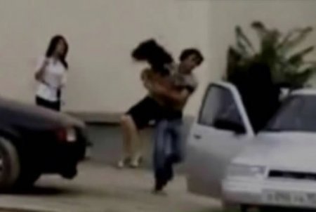 Azərbaycanda məktəblilər 