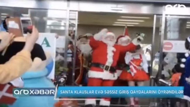 Dünya Santa Klausları bir araya gəldi: