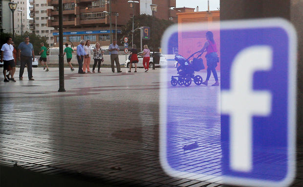 “Facebook” yüzlərlə hesabı sildi