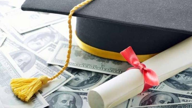 Şəhərin mərkəzində tələbəyə qarşı ŞOK HƏRƏKƏT - AZƏRBAYCANDA