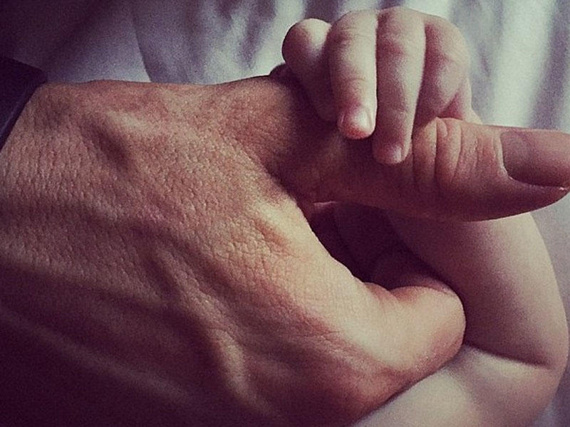 ABŞ-da iki nəfər 9 aylıq qızı zorladı - FOTO