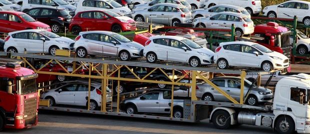 Azərbaycana maşın idxalı artıb