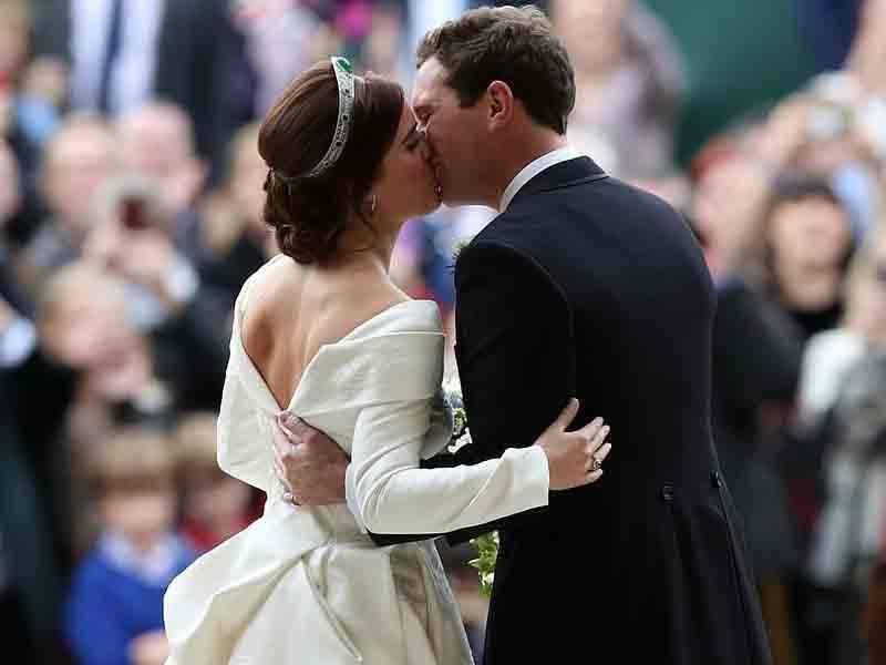 Kraliçanın nəvəsinin toyunun TƏFƏRRÜATI - VİDEO - FOTO