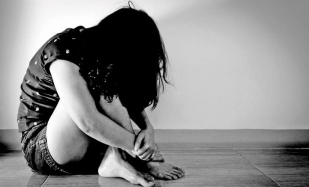 Azərbaycanda iyrənc hadisə — Şagird direktor müavinindən hamilə qaldı