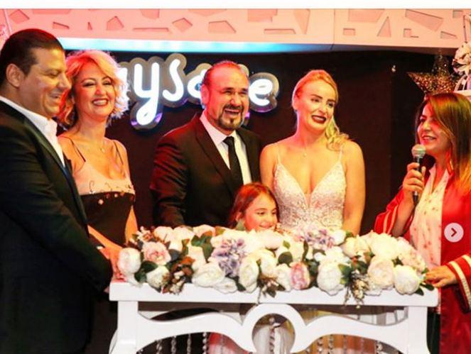 Türkiyəli müğənni 6-cı dəfə evləndi – Fotolar