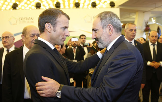 Kadırov Makronla Paşinyanı rəqs festivalına dəvət edib