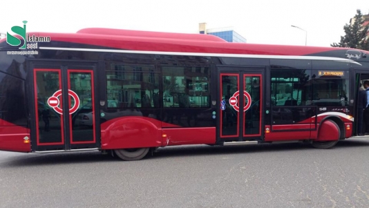 Bakıda BakuBus-un 3 avtobusu toqquşdu - VİDEO