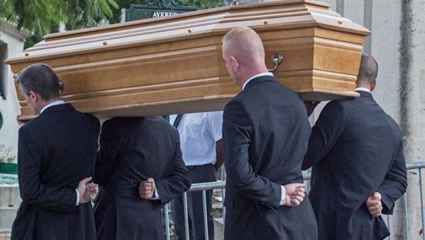 Kanadalı öz dəfnindən sonra evə döndü - FOTO