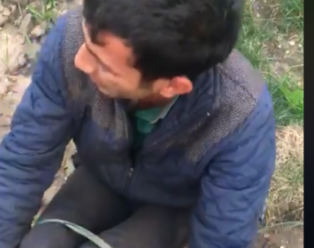 Azərbaycanda əmisinin gəlinini qaçıran evli kişini iplə bağlayıb başına oyun açdılar (+18 VİDEO)