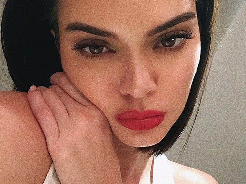 Supermodeldən gözlənilməz etiraf: o da başqa qızlar kimi... - VİDEO - FOTO