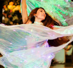 Bakıda şok olay: Rəqqasəyə pul vermək istəyən sərxoş kişini arvadı döydü