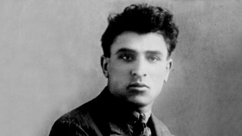 Məşhur milyarder Bakıda Mikayıl Müşfiqin qalıqlarını aşkarladı - SENSASİON FAKT