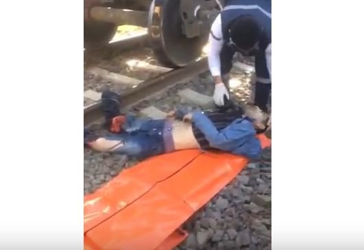 ÜRƏYİ ZƏİF OLANLAR BAXMASIN - Azərbaycanda kişinin ayaqları qatarın altında qaldı (+18 Video)