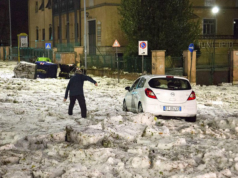 Roma qar və buz altında qalıb - VİDEO - FOTO
