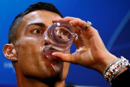 Ronaldonun bir milyon 200 min dollarlıq saatı - FOTOLAR